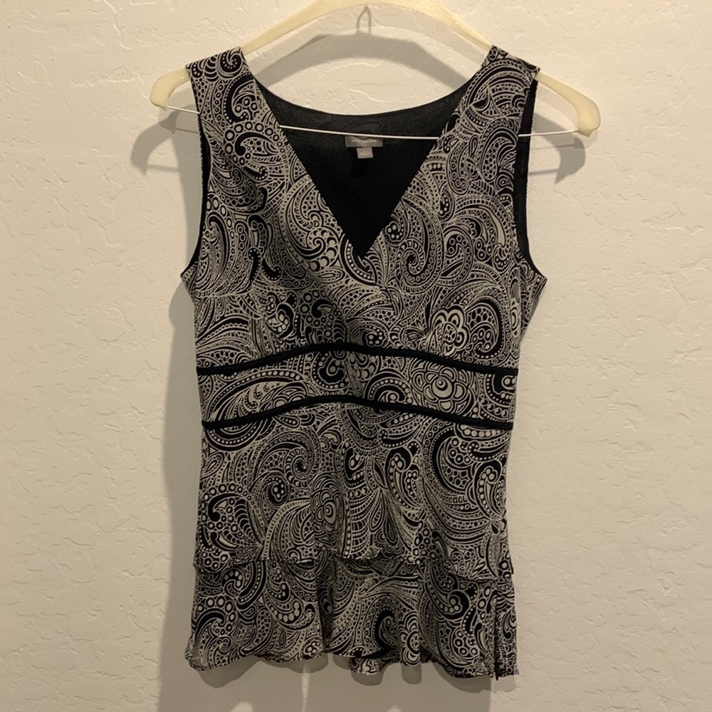 Ann Taylor V neck silk size 4 tank top
